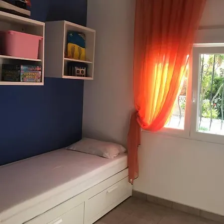 Apartment For 4 Or Pefkochori